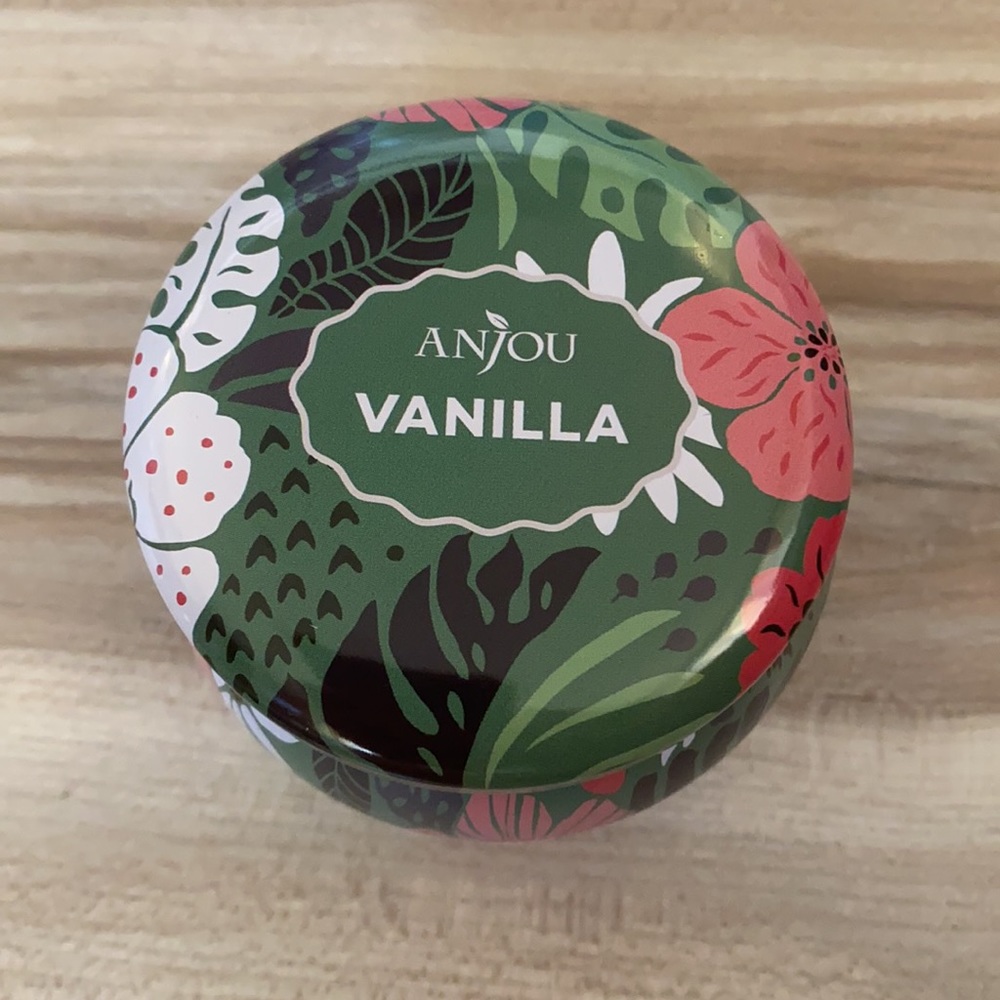 ❤️ Anjou Vanilla Candle NWOT
